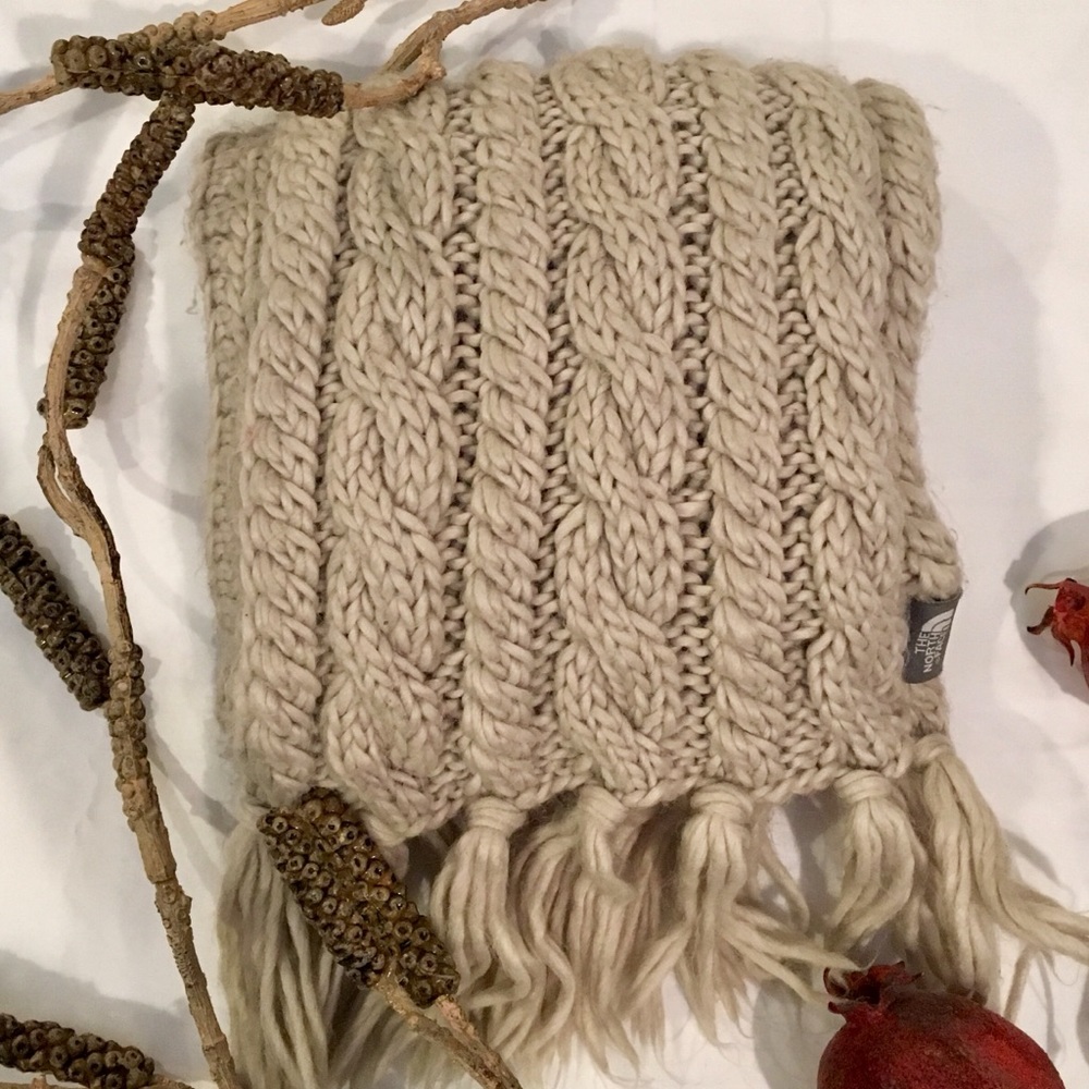The North Face cable knit gray scarf
